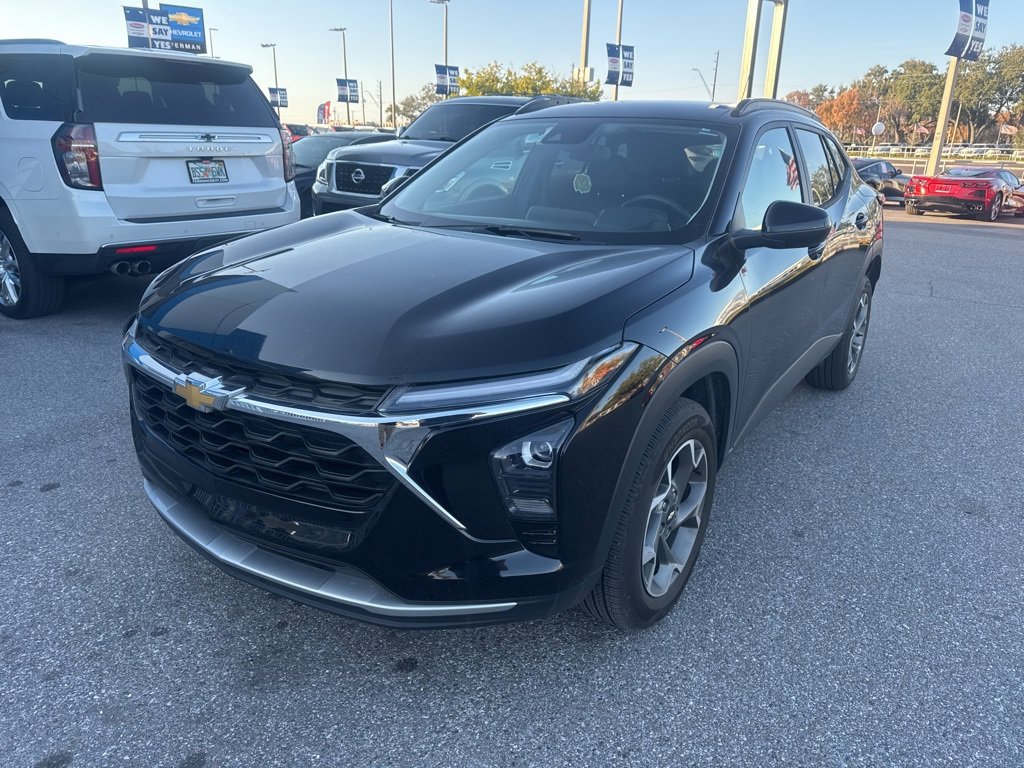 Used 2024 Chevrolet Trax LT w/ LT Convenience Package image 1