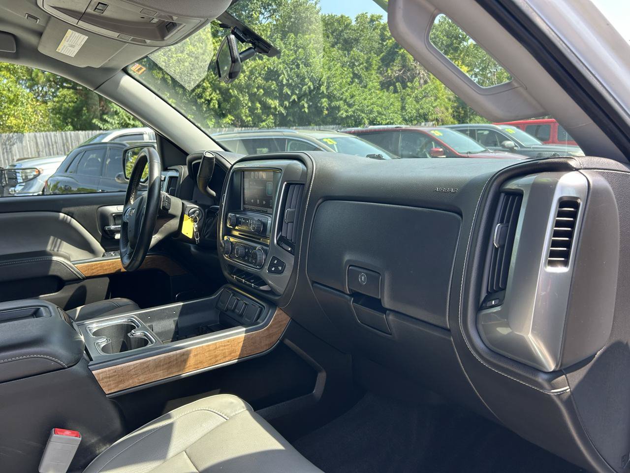 Used 2015 Chevrolet Silverado 1500 LTZ AWD/4WD image 8