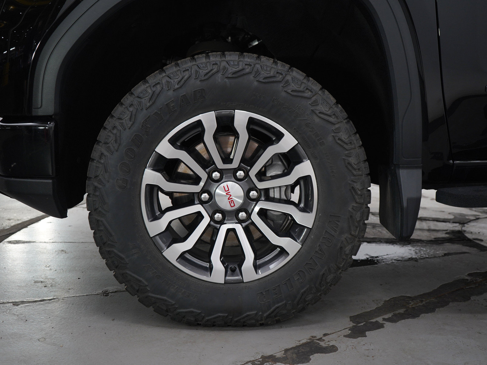 Used 2023 GMC Sierra 1500 AT4 w/ Technology Package AWD/4WD image 29