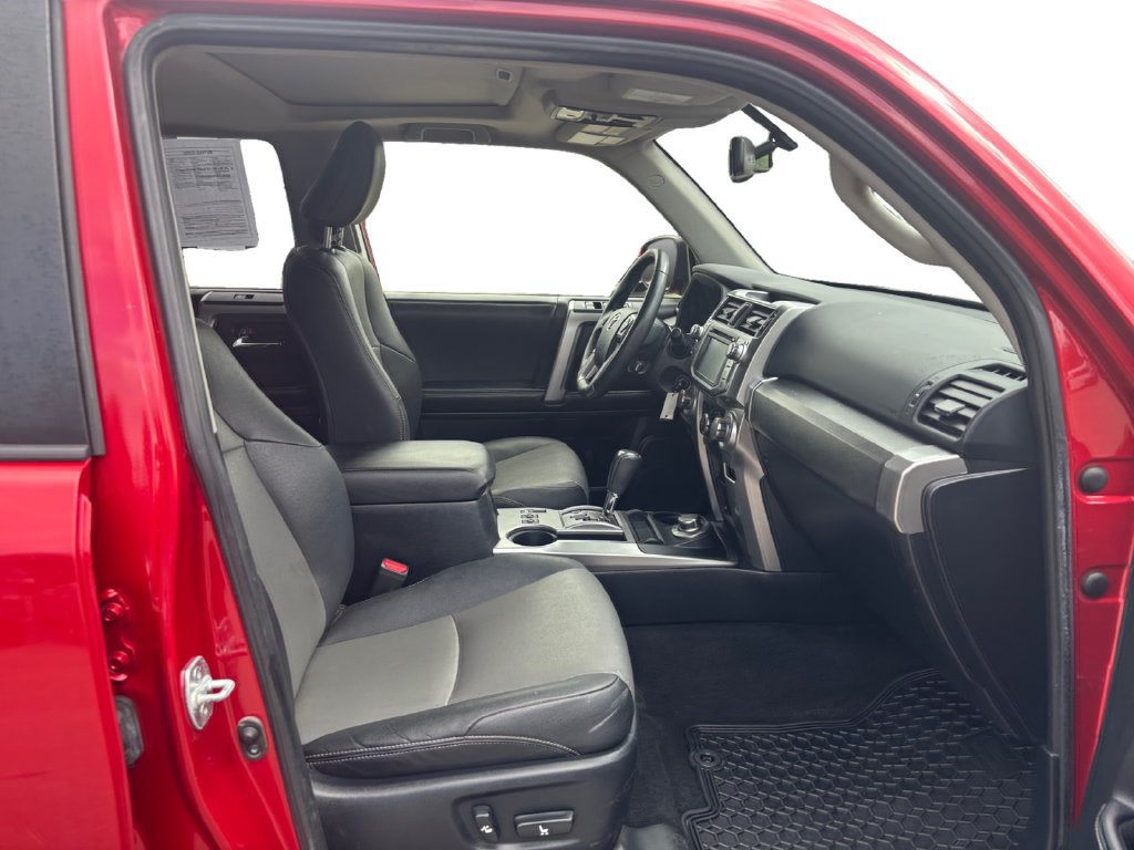 Used 2019 Toyota 4Runner Limited AWD/4WD image 15