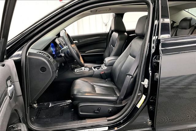 Used 2023 Chrysler 300 Touring L w/ Popular Equipment Group image 22