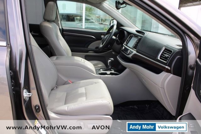 Used 2014 Toyota Highlander Limited Platinum FWD image 22