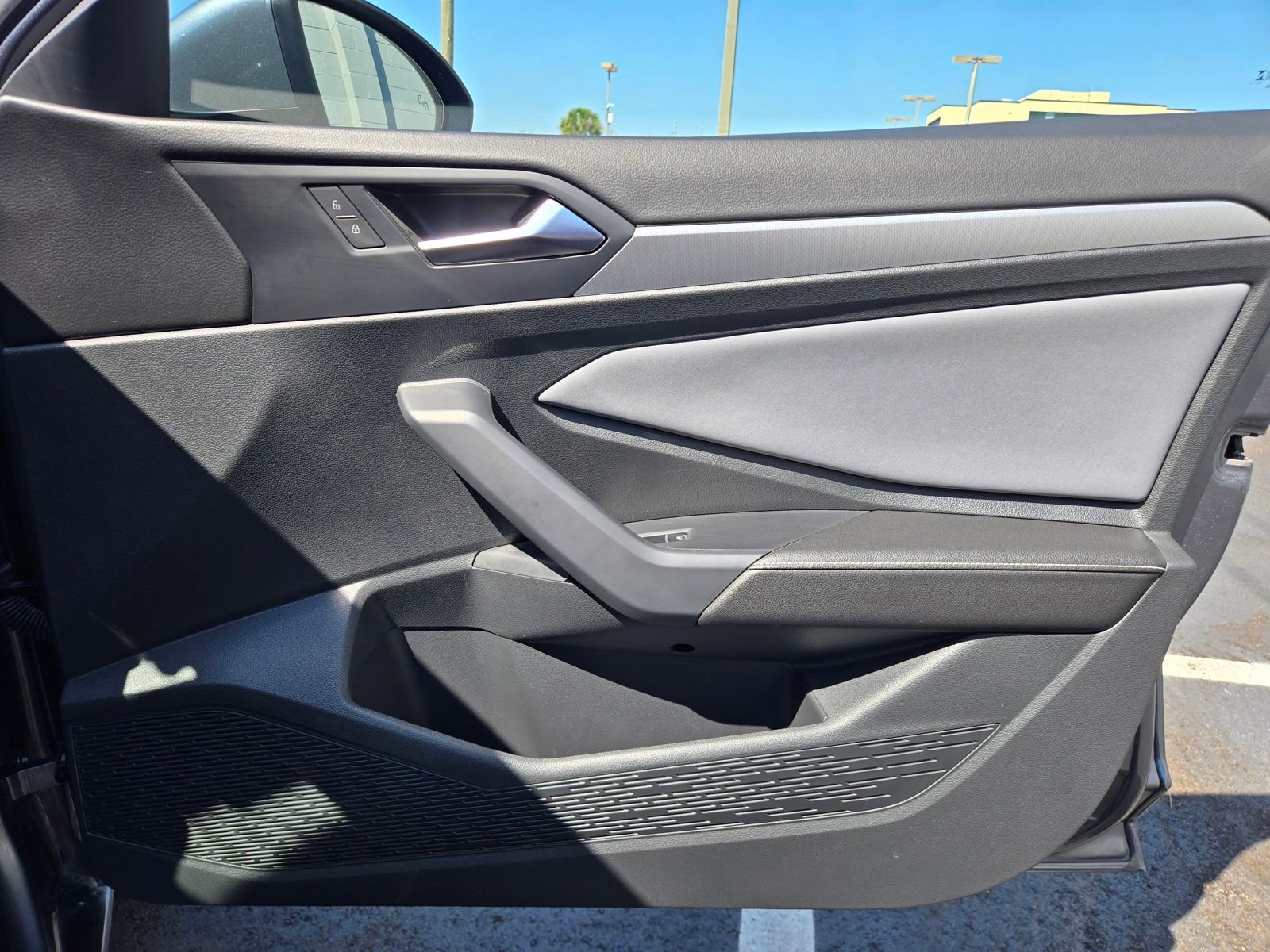 Used 2025 Volkswagen Jetta SE image 41