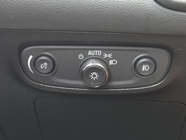 Used 2023 Buick Encore GX Select w/ Sport Touring Package FWD image 11