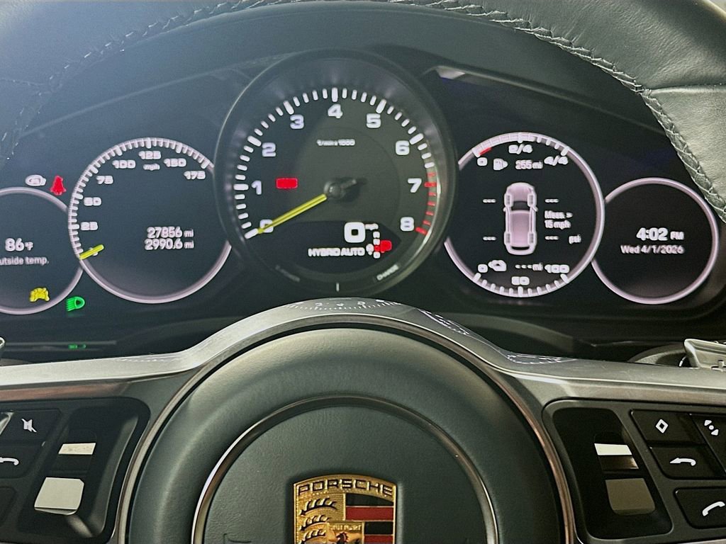 Certified 2023 Porsche Cayenne Platinum Edition image 13