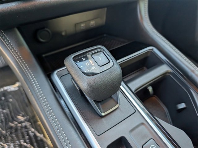 Used 2024 Nissan Pathfinder Platinum image 11