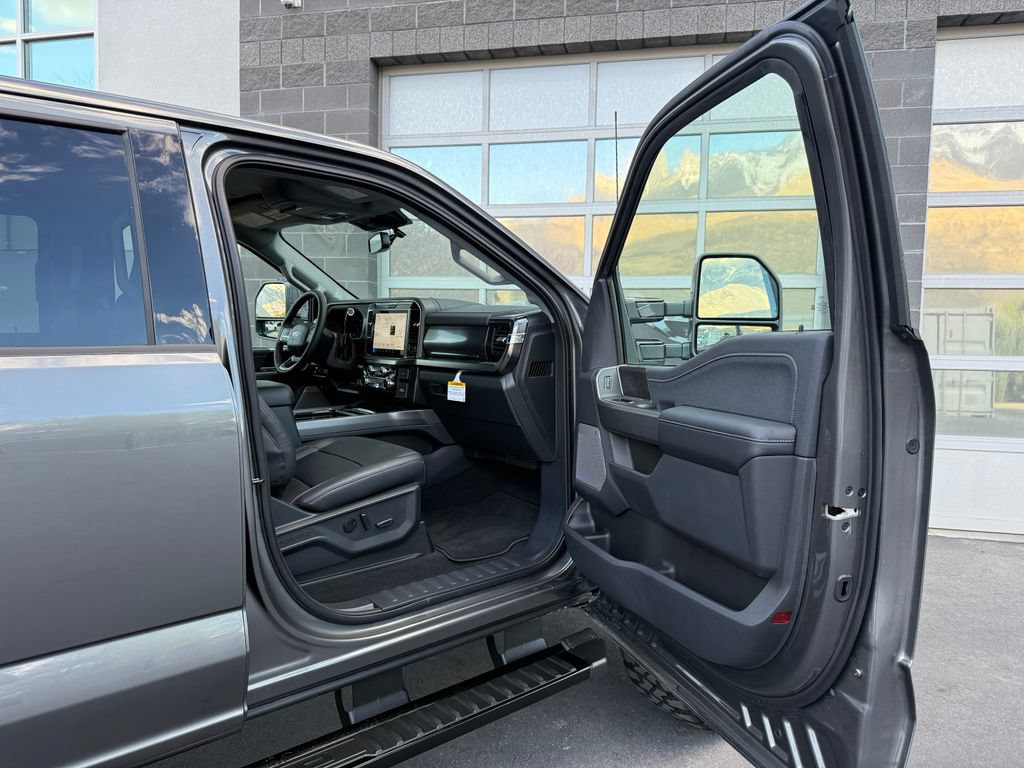 Used 2026 Ford F350 Lariat AWD/4WD image 21