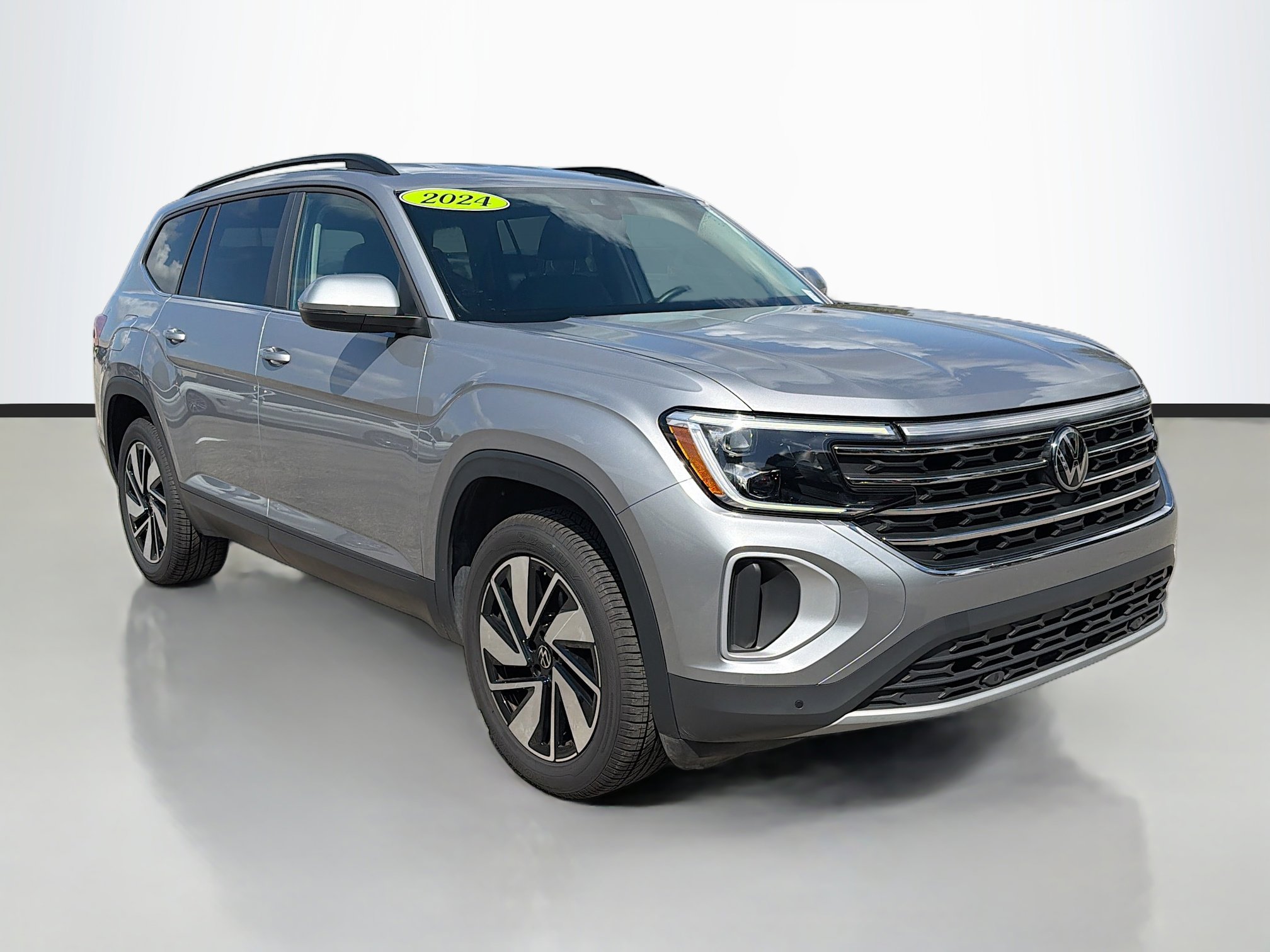 Used 2024 Volkswagen Atlas SE image 1