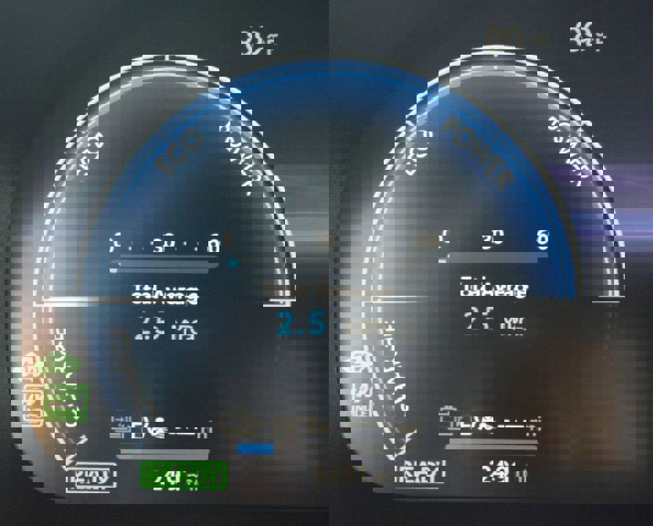 Used 2025 Toyota RAV4 XSE image 4