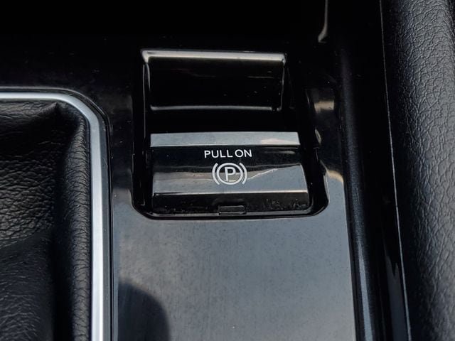 Used 2022 Jeep Compass Latitude FWD image 30