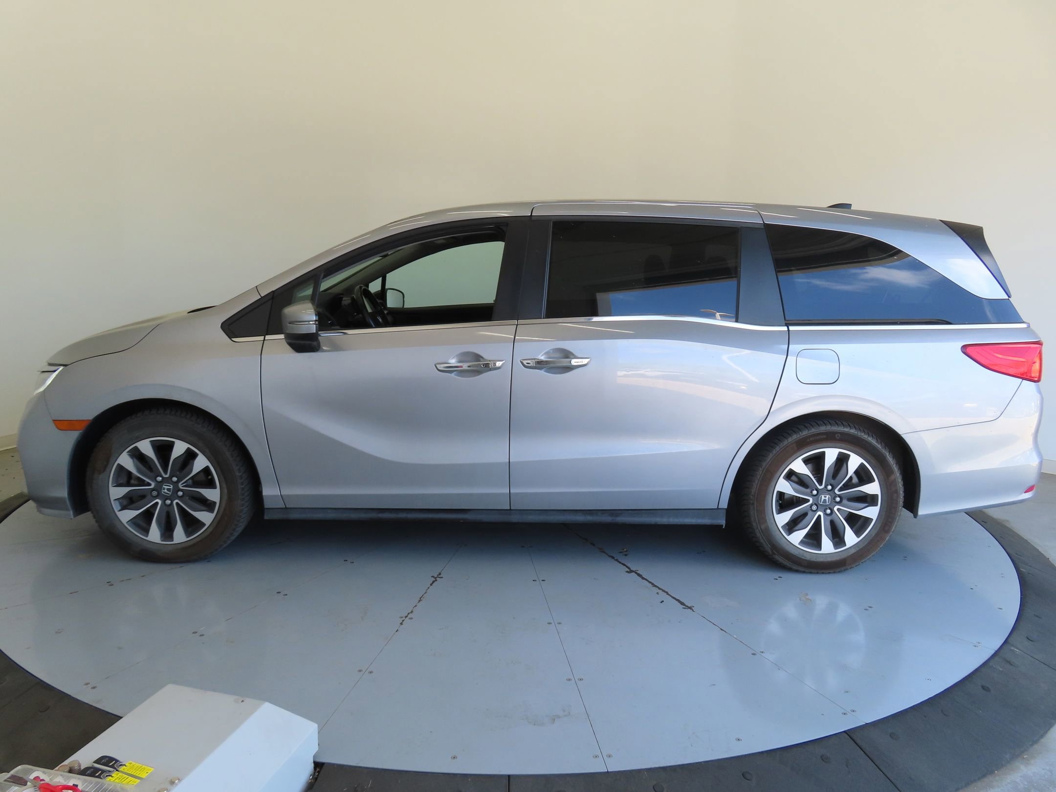 Used 2021 Honda Odyssey EX-L image 7