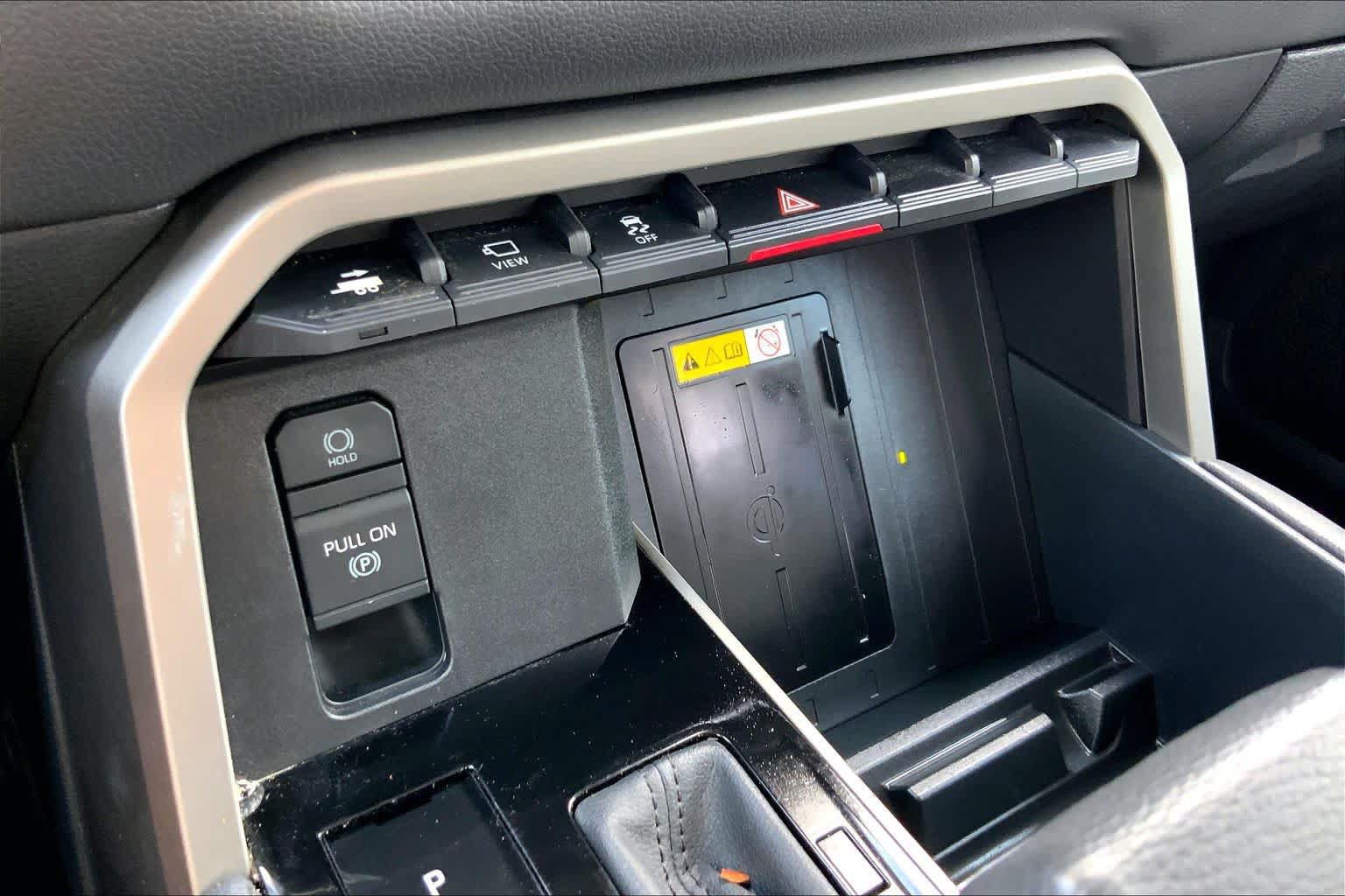 Used 2023 Toyota Tundra Limited AWD/4WD image 31