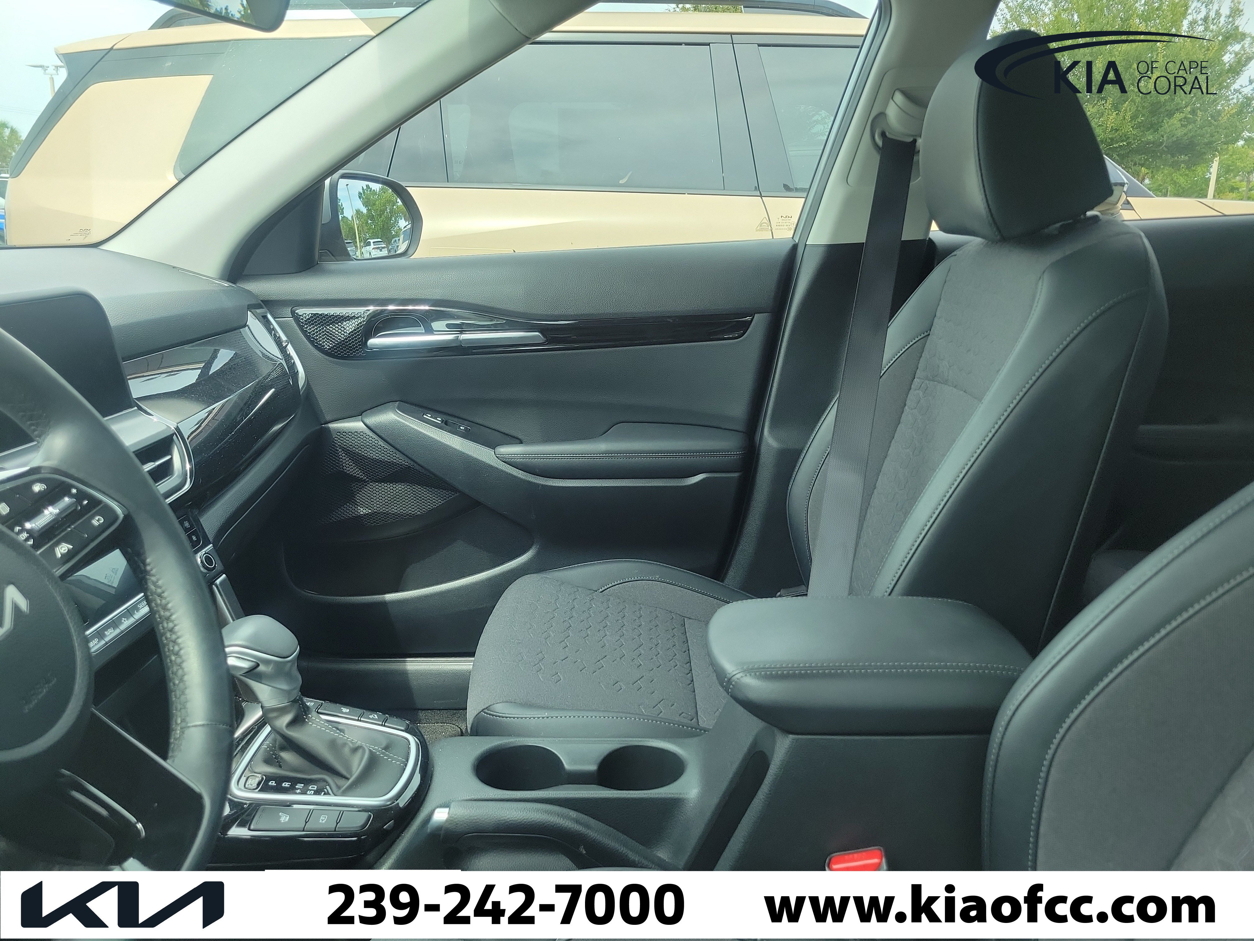 Certified 2025 Kia Seltos X-Line AWD/4WD image 8