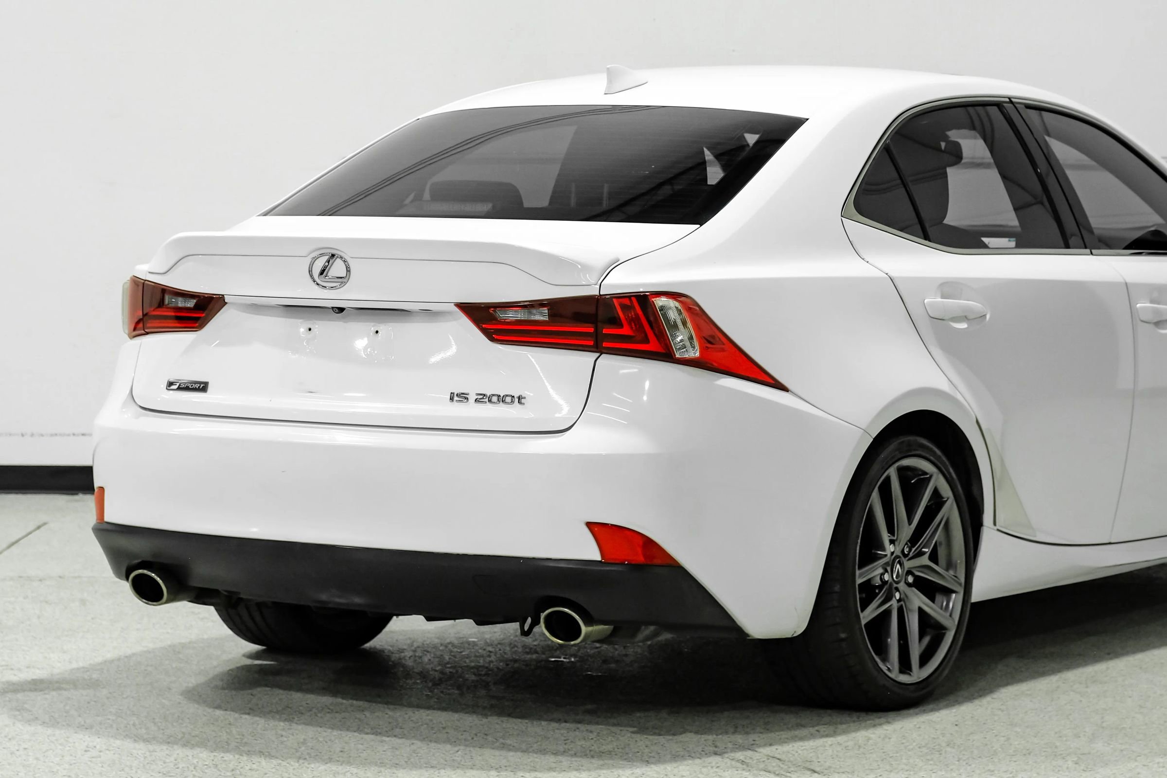 Used 2016 Lexus IS 200t w/ F Sport Package RWD image 12