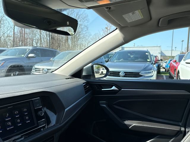 Used 2023 Volkswagen Jetta SE image 23