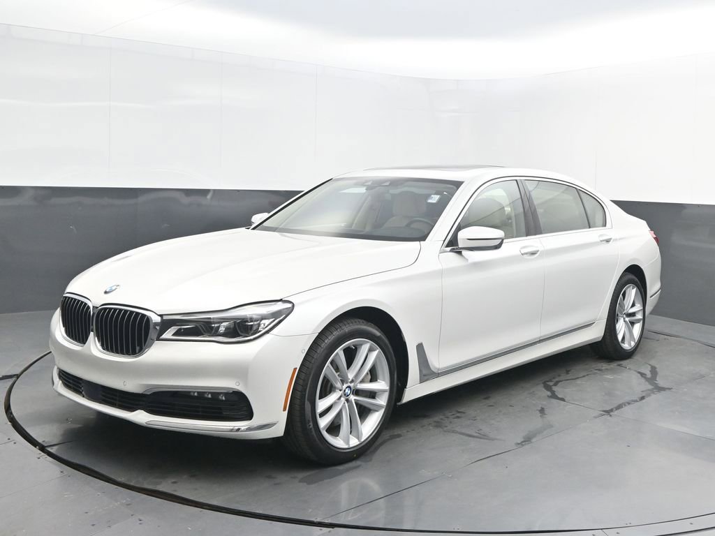Used 2016 BMW 750i xDrive image 1