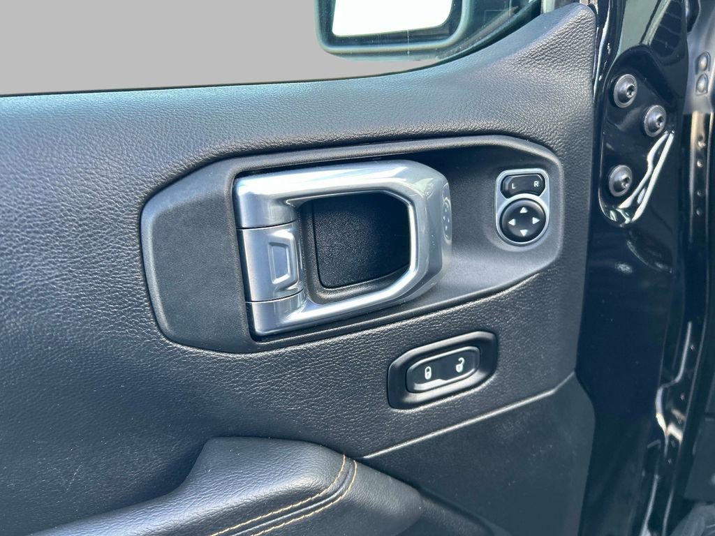 Used 2021 Jeep Wrangler Unlimited Sahara image 21