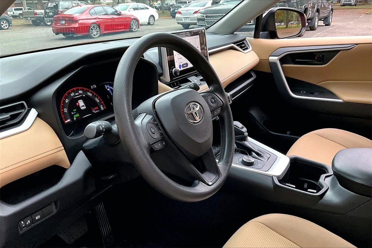 Used 2023 Toyota RAV4 LE image 14