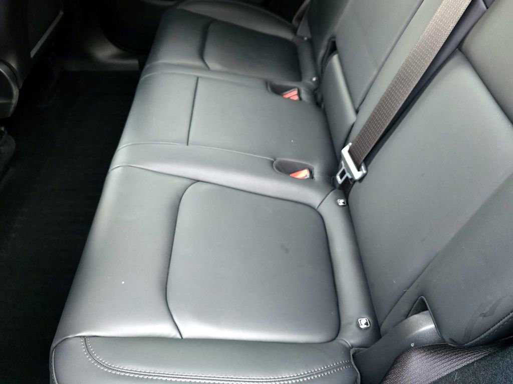 Used 2024 Tesla Model Y Long Range image 31