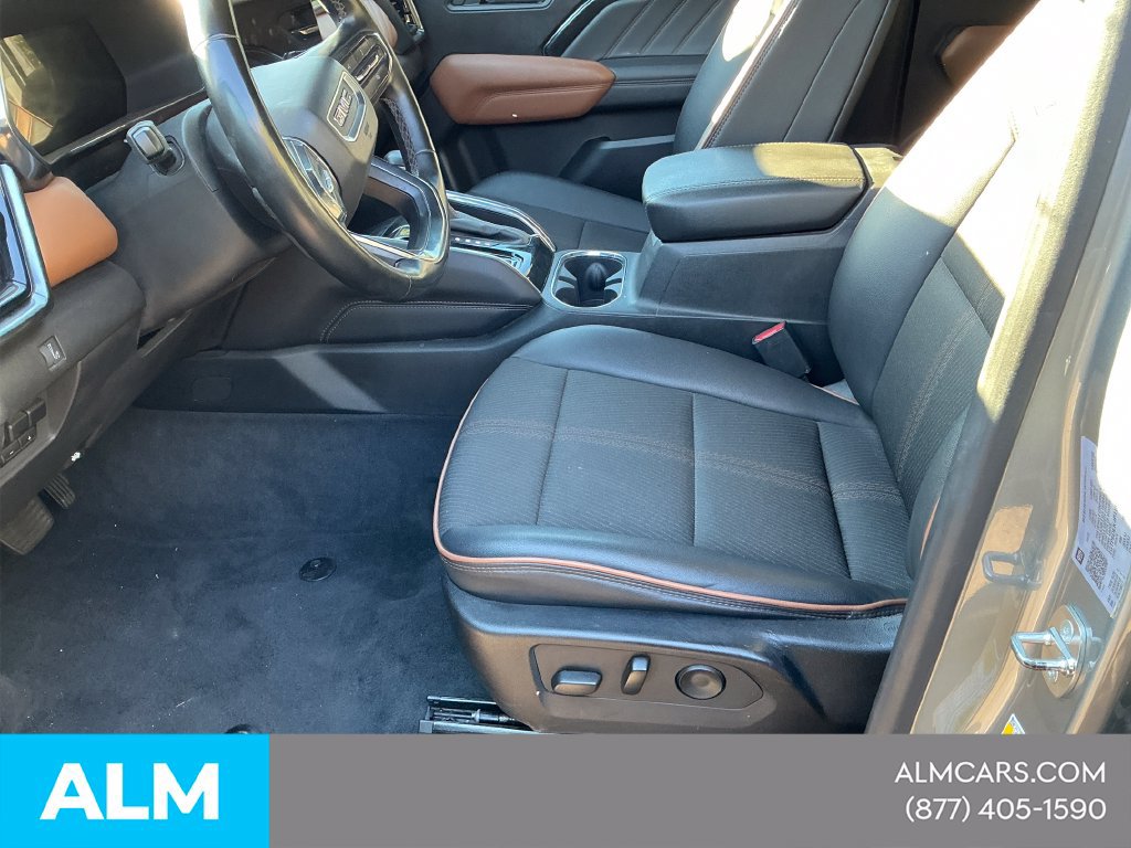 Used 2023 GMC Canyon AT4 w/ Canyon Safety Plus Package AWD/4WD image 11