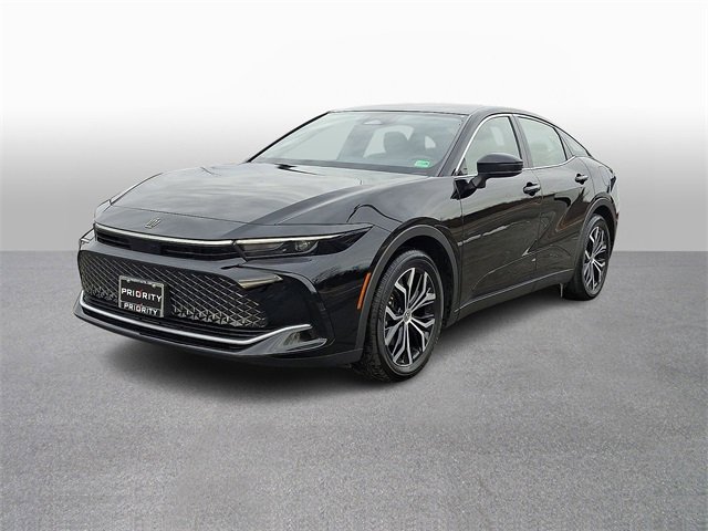 Used 2024 Toyota Crown XLE image 1