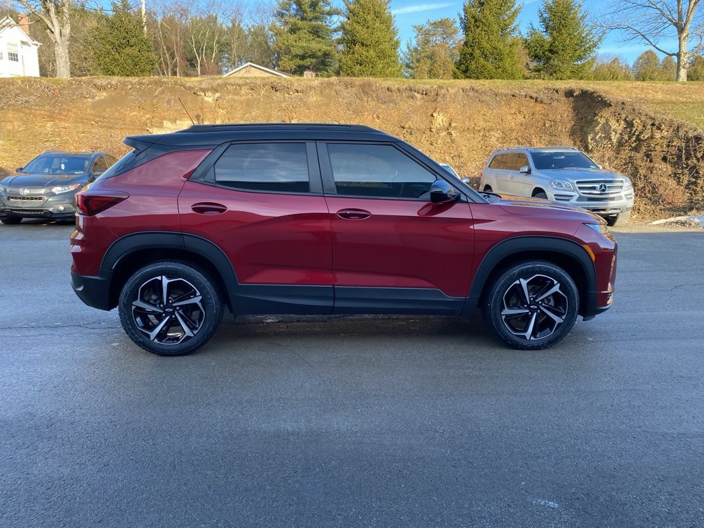 Certified 2021 Chevrolet TrailBlazer RS w/ Sun and Liftgate Package image 2
