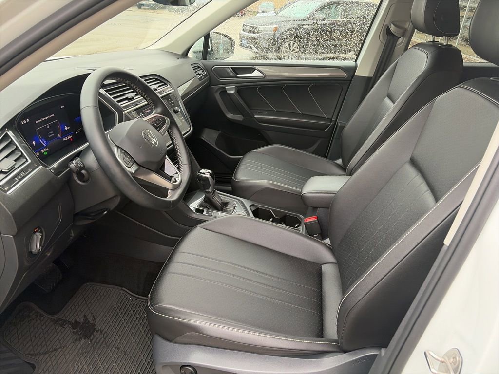 Used 2022 Volkswagen Tiguan SE image 10