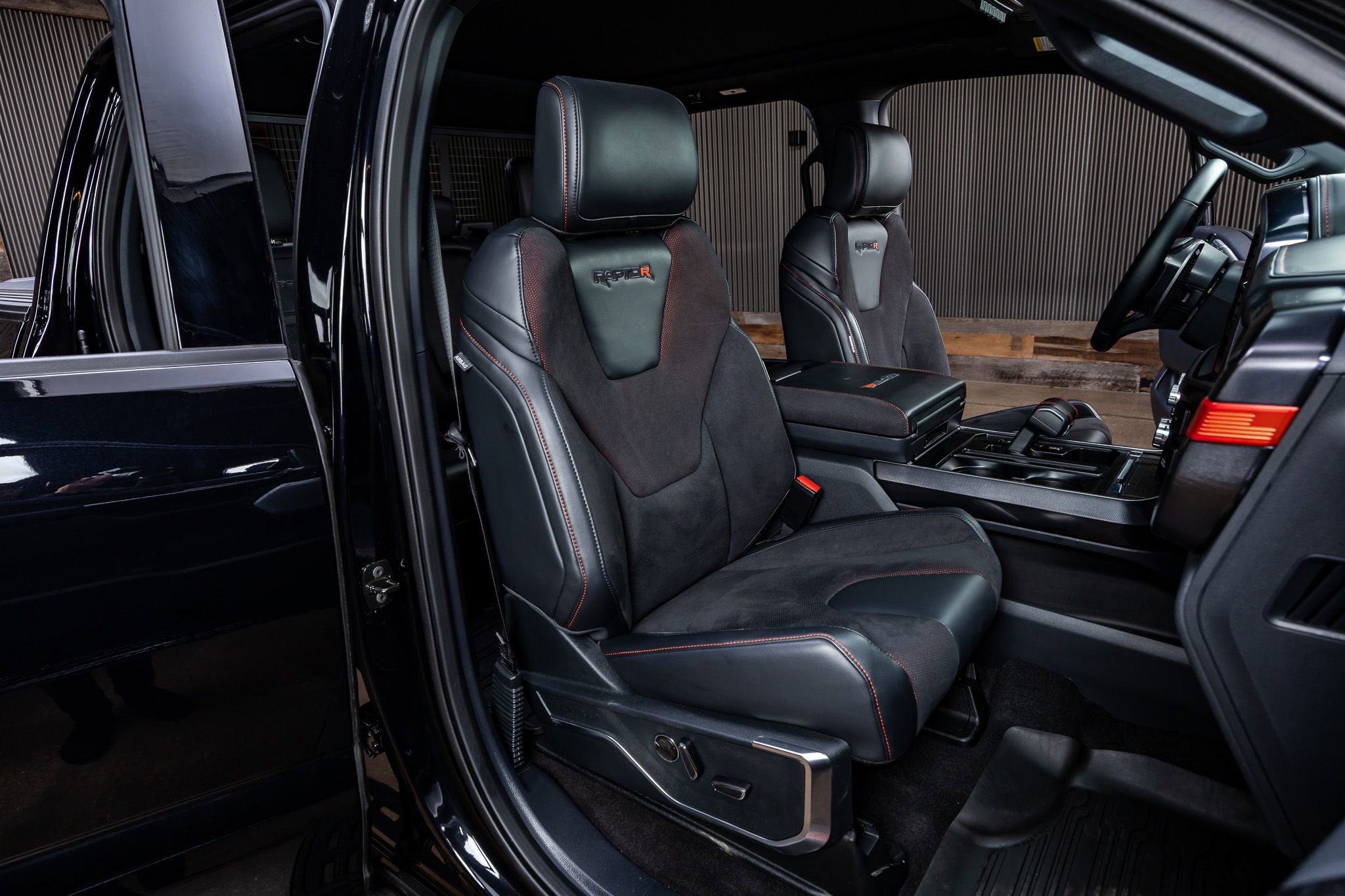 Used 2025 Ford F150 Raptor w/ Equipment Group 803A Raptor R image 31