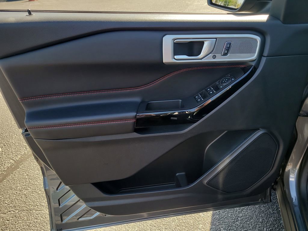 Used 2023 Ford Explorer ST-Line w/ Class IV Trailer Tow Package RWD image 14