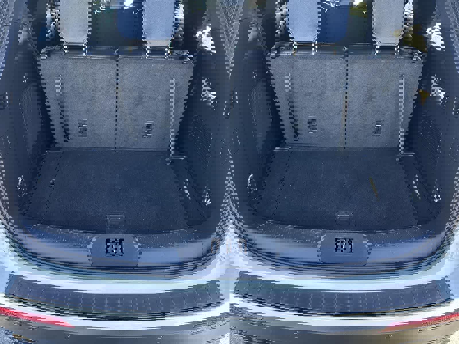 Used 2024 Ford Explorer ST-Line w/ Class IV Trailer Tow Package image 36