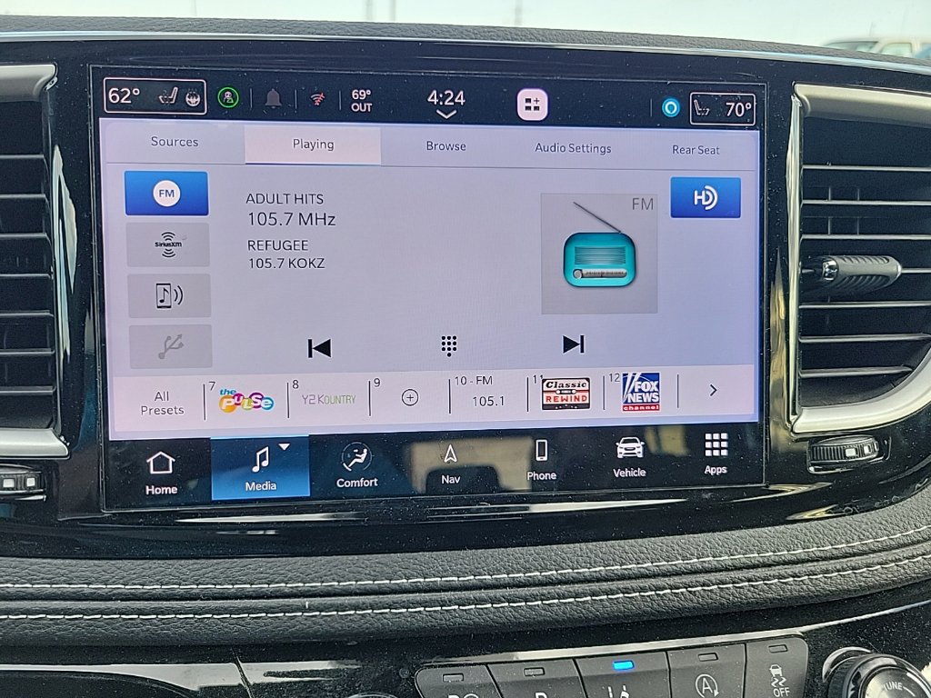 Certified 2025 Chrysler Pacifica Select w/ Uconnect Theater Family Group FWD image 15