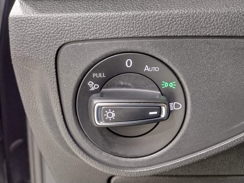 Certified 2022 Volkswagen Atlas Cross Sport SE image 27