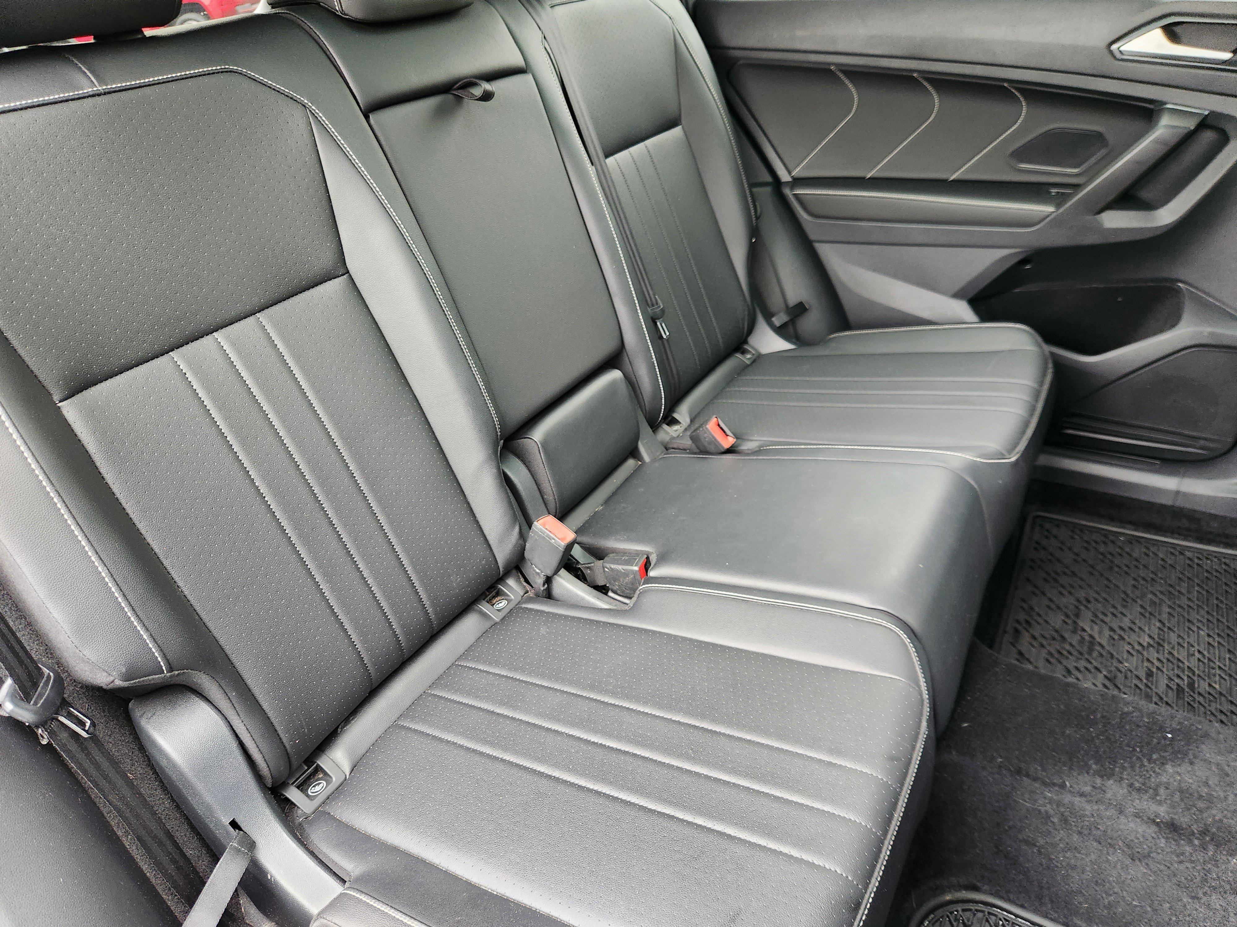 Used 2022 Volkswagen Tiguan SE R-Line AWD/4WD image 16