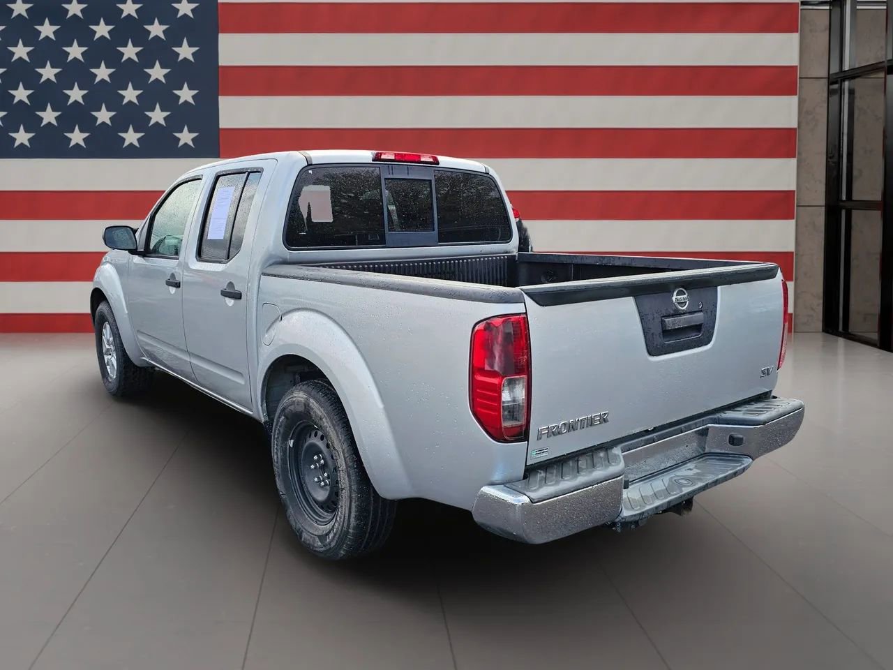 Used 2019 Nissan Frontier SV image 4