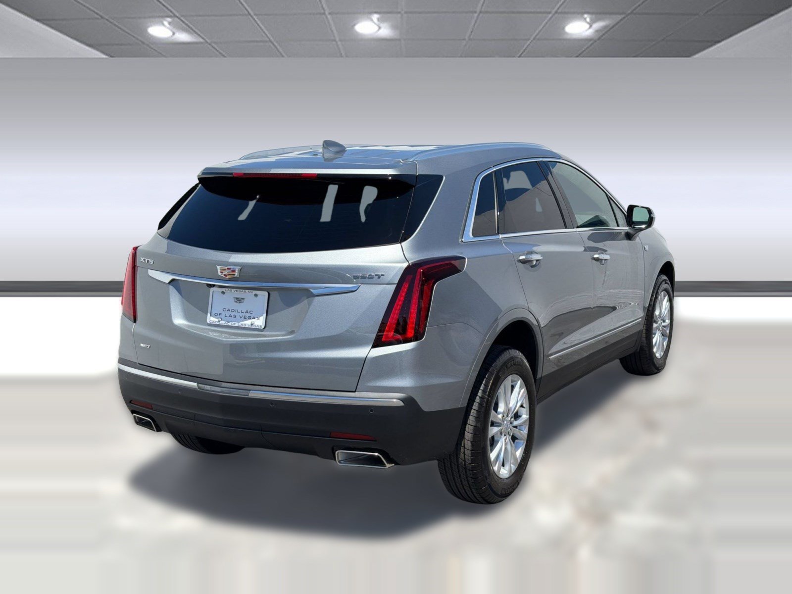 New 2026 Cadillac XT5 Luxury w/ LPO, Floor Liner Package AWD/4WD image 8