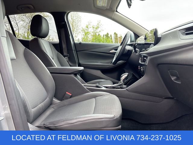 Certified 2025 Buick Encore GX Preferred FWD image 25