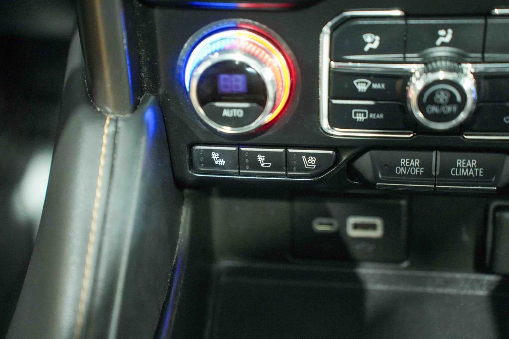 Used 2022 GMC Yukon AT4 image 40