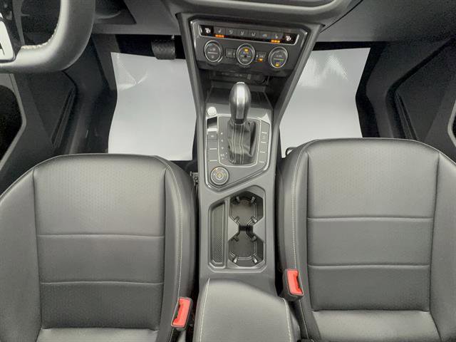Used 2021 Volkswagen Tiguan SE w/ Panoramic Sunroof Package image 18