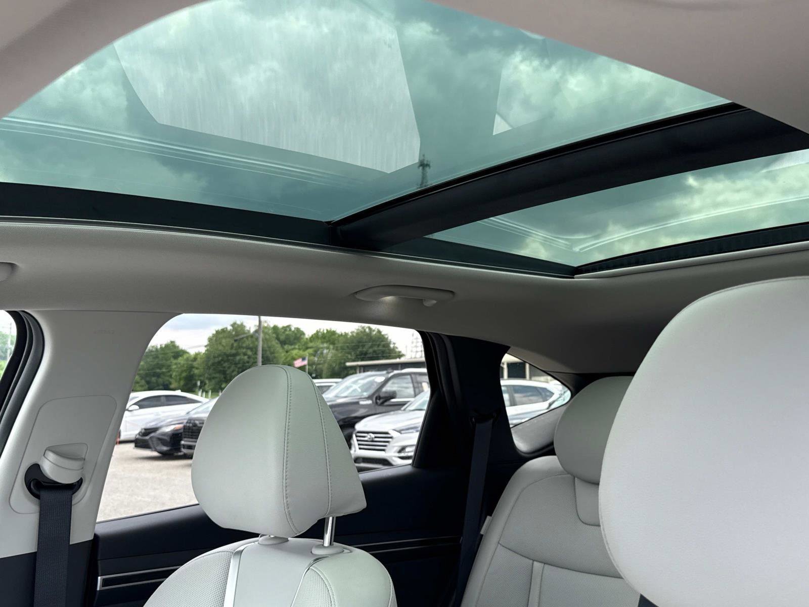 Used 2024 Hyundai Tucson Limited image 3