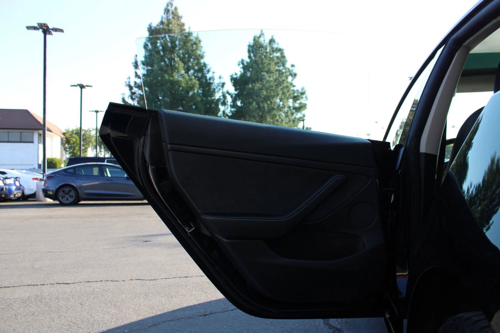Used 2022 Tesla Model 3 Standard Range image 15