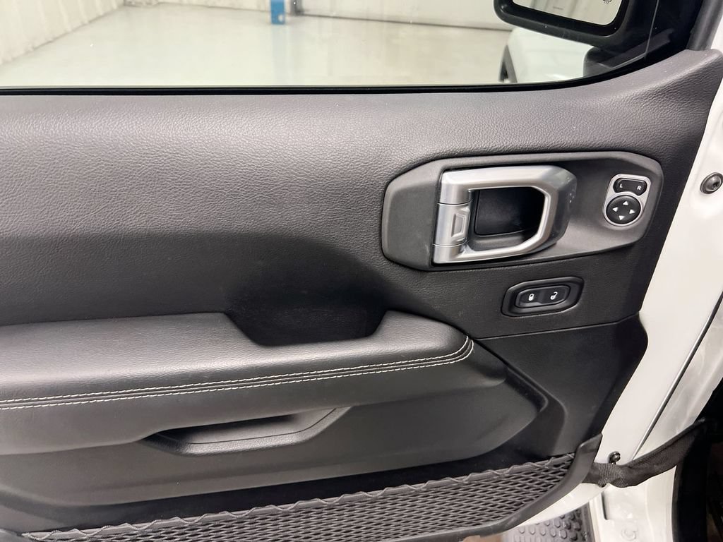 Used 2021 Jeep Wrangler Unlimited Sahara AWD/4WD image 21