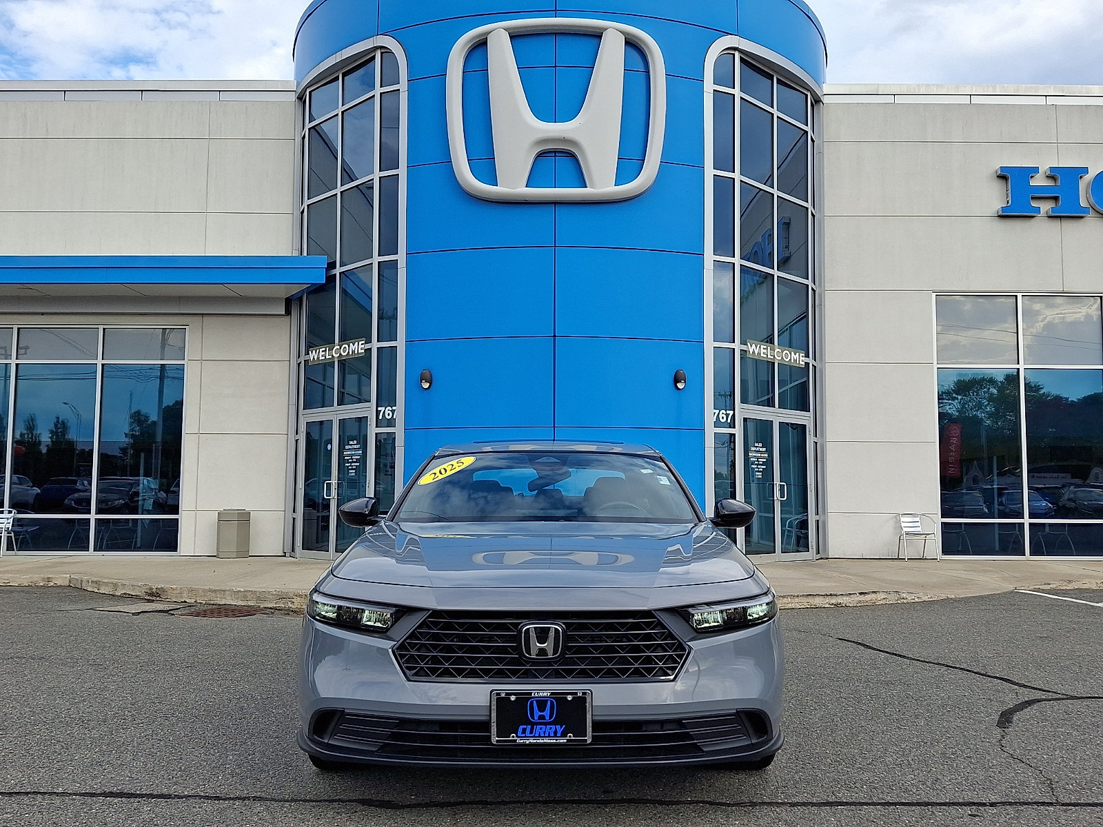 Used 2025 Honda Accord Sport image 2
