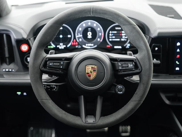 Certified 2025 Porsche Cayenne GTS AWD/4WD image 10