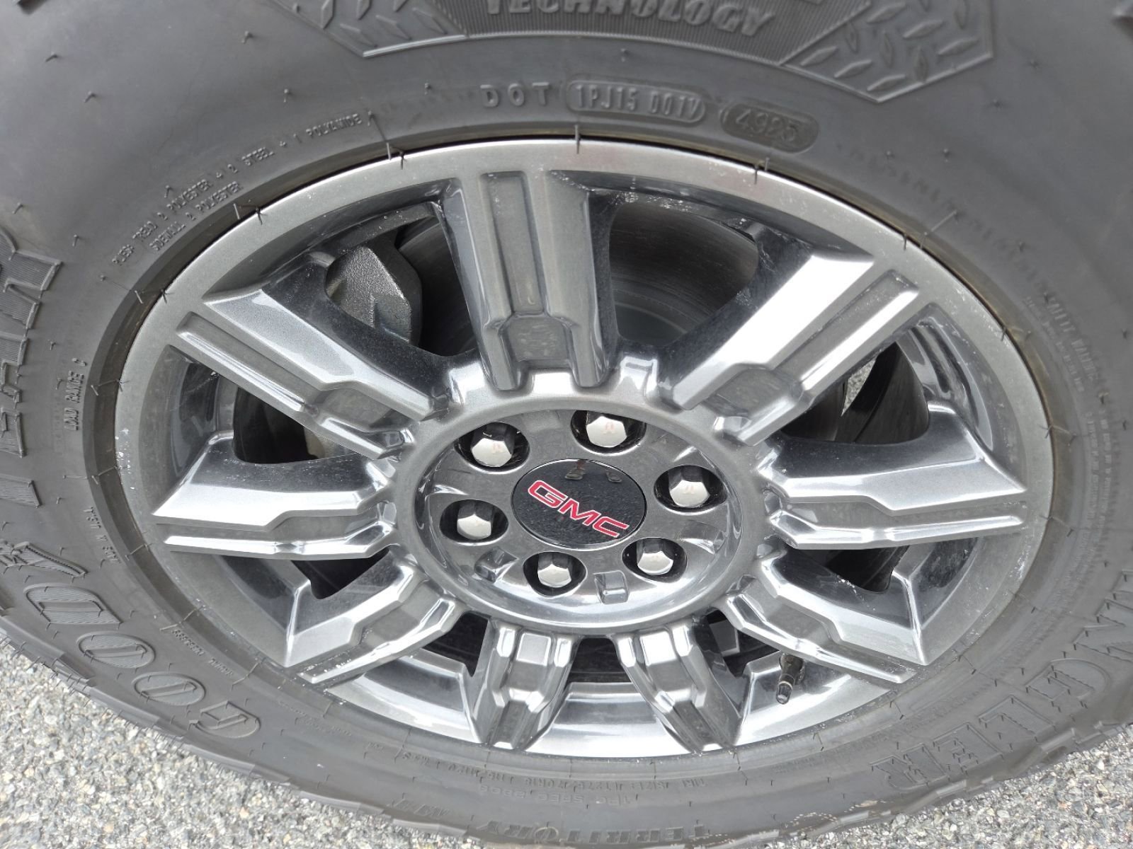 New 2026 GMC Sierra 1500 AT4X w/ LPO, Black Badging Package AWD/4WD image 18
