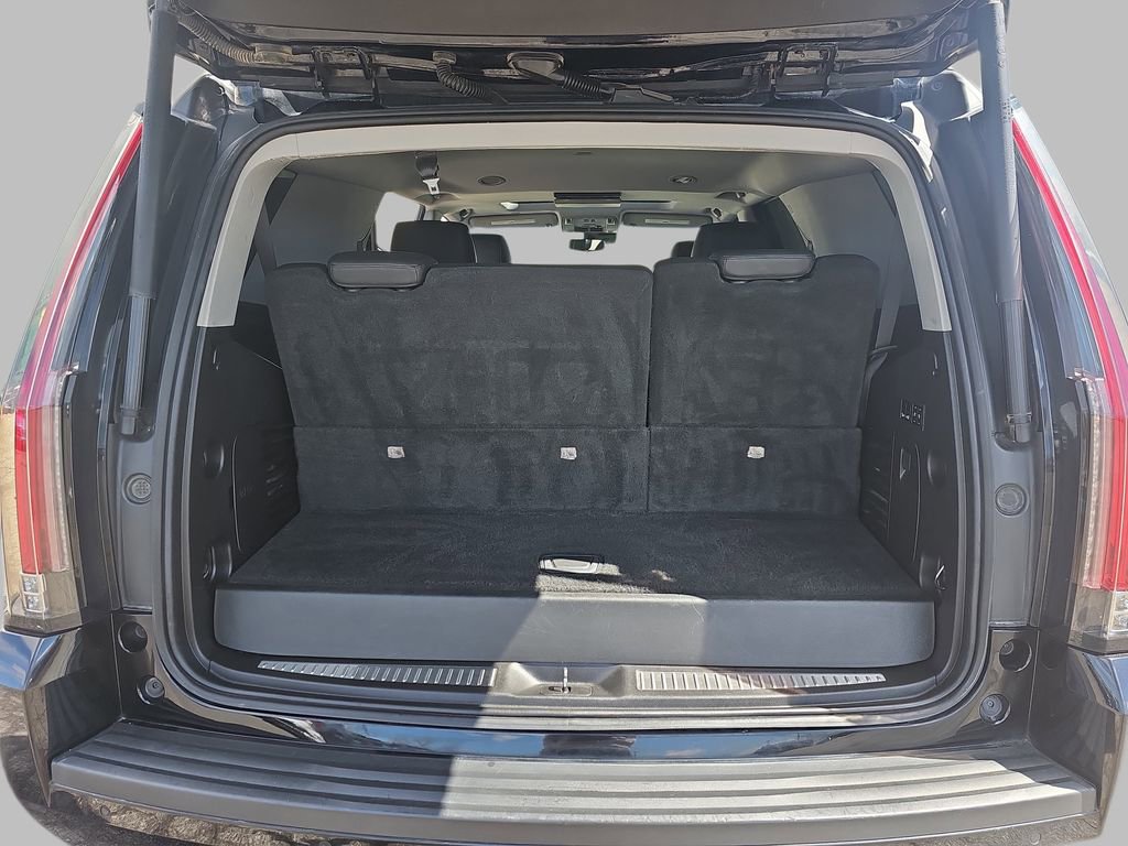 Certified 2018 Cadillac Escalade Luxury AWD/4WD image 17