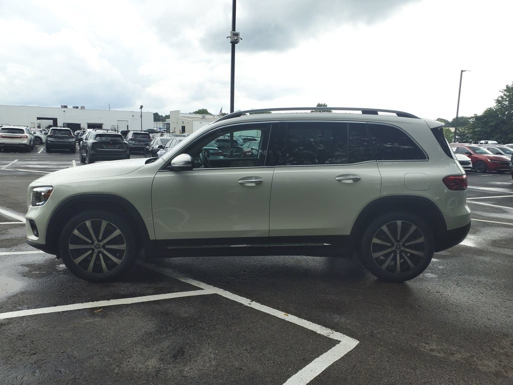 Certified 2023 Mercedes-Benz GLB 250 4MATIC w/ Premium Package image 4
