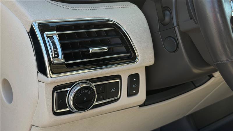 Used 2021 Lincoln Navigator Reserve w/ Luxury Package AWD/4WD image 23