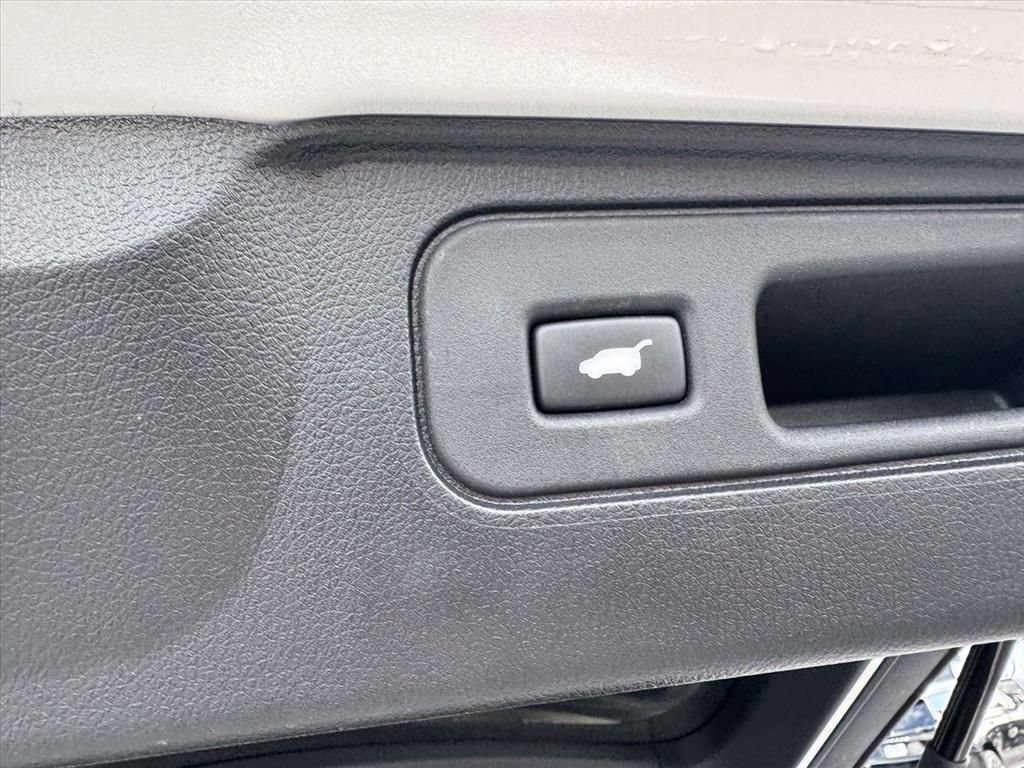 Used 2025 Honda Passport Black Edition image 11