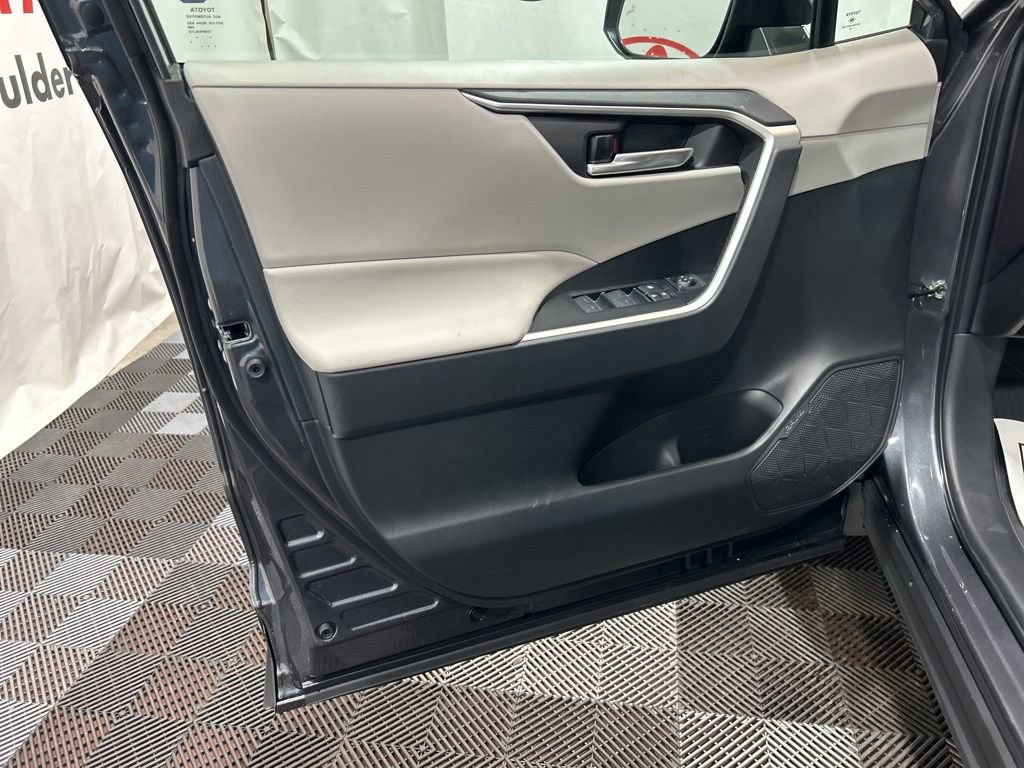 Used 2025 Toyota RAV4 XLE image 23