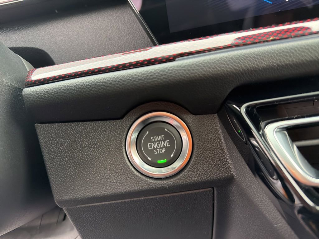 New 2026 Chevrolet Traverse RS w/ LPO, Floor Liner Package image 9